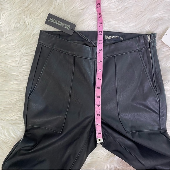 BLANK NYC The Bond Skinny Moto Pants in Carbon Vegan Leather Women’s Size 25 - Picture 11 of 13